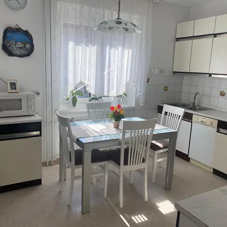Apartma Tavcar *