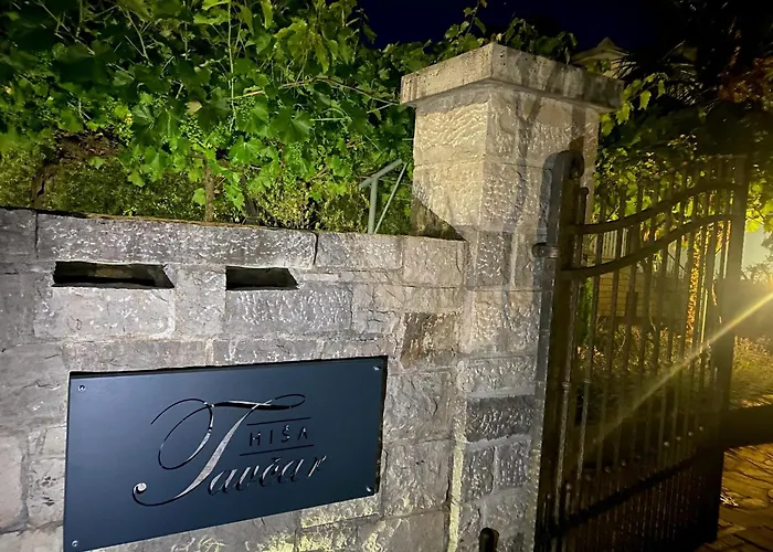 Hisa Tavcar * Dutovlje